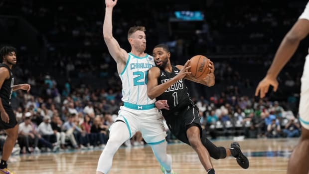 Gordon Hayward, Mikal Bridges
